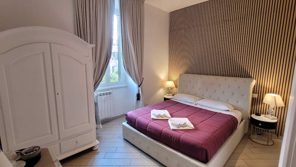 CLASSIC, QUEEN BED