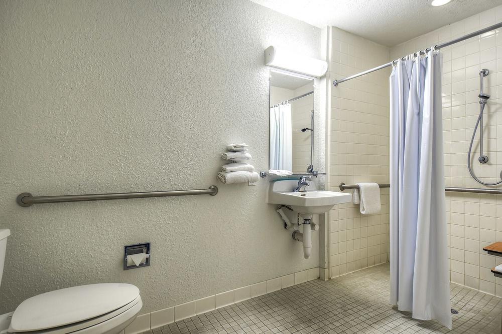 Beach Side Inn Anaheim 23/24