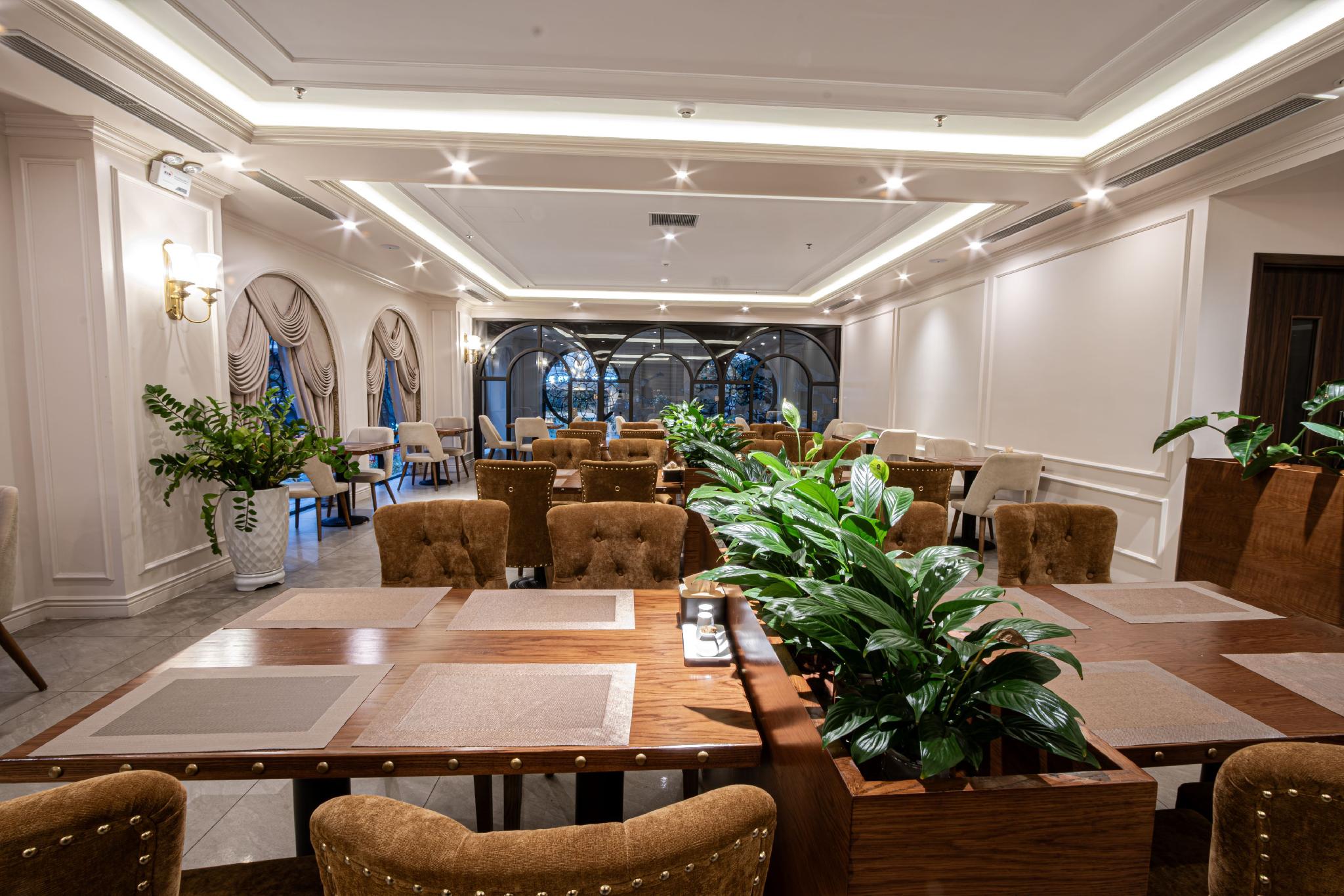 Ostara Hotel & Apartment 26/28