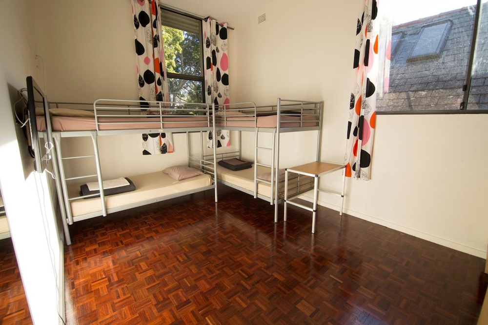 Cambridge Lodge Hostel Backpacker 26/46