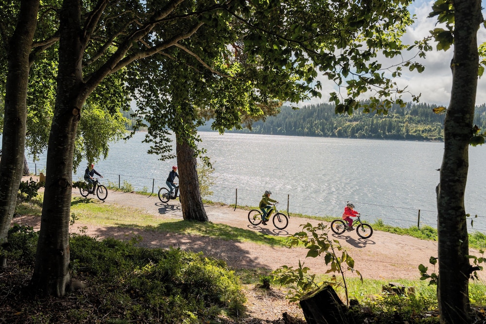 Hotel Vier Jahreszeiten am Schluchsee 51/55