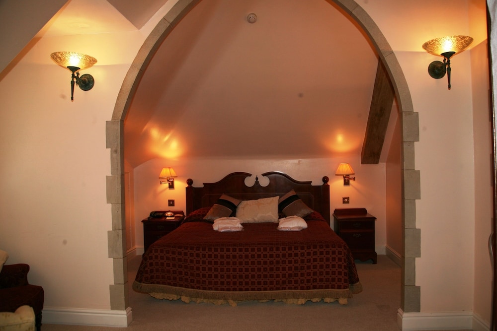 Marygreen Manor 30/66