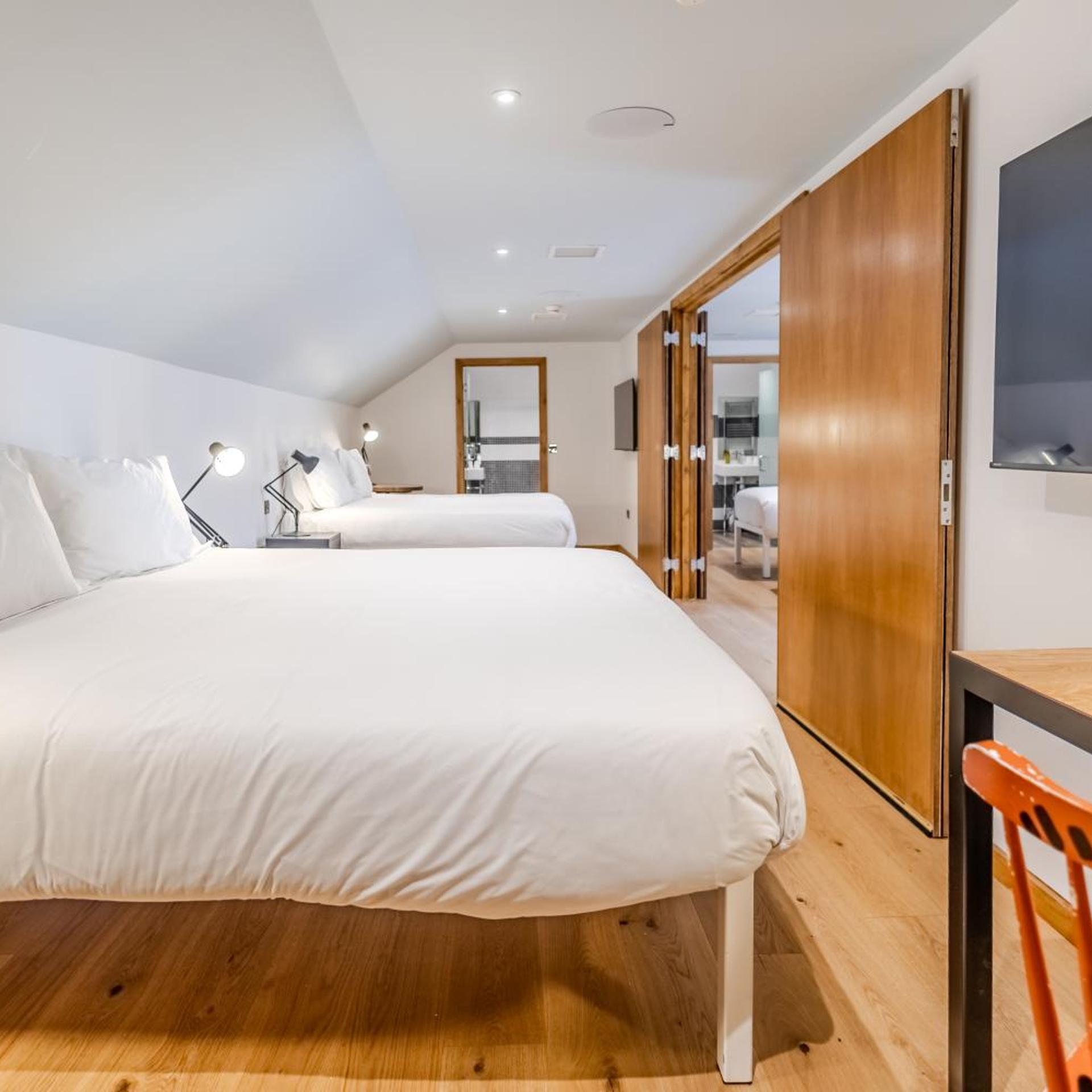 Private, Mixed Dorm, Ultimate