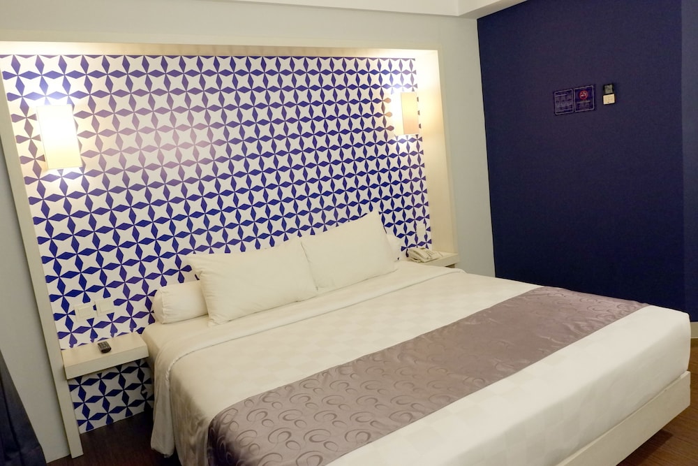 Crown Prince Hotel Surabaya 19/71