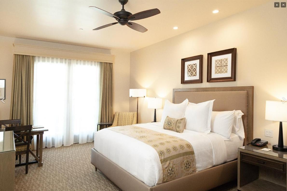 Deluxe, King Bed