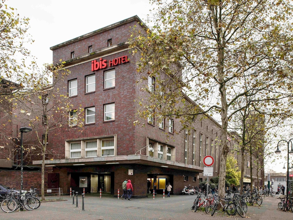 Ibis Dusseldorf Hauptbahnhof 8/67