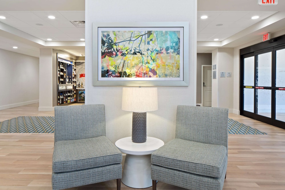 Hampton Inn & Suites-Seattle Woodinville WA 36/51
