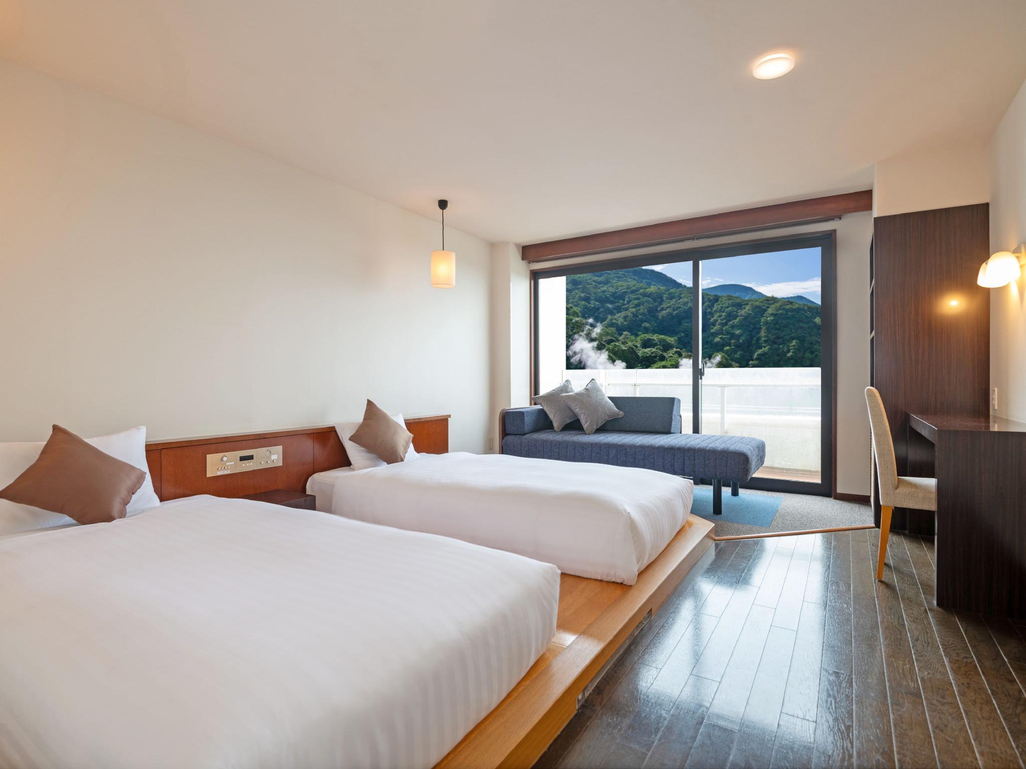 Superior, Twin Beds, Yukemuri View, Sofa