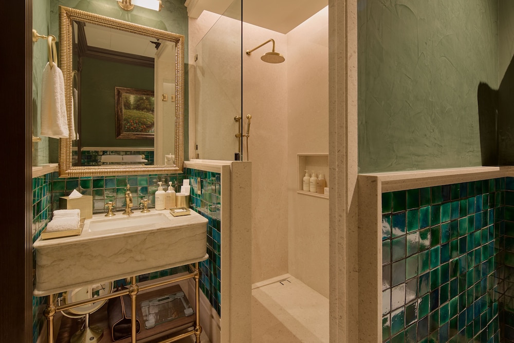Deluxe, King Bed, The Todos Santos Inn 2/2