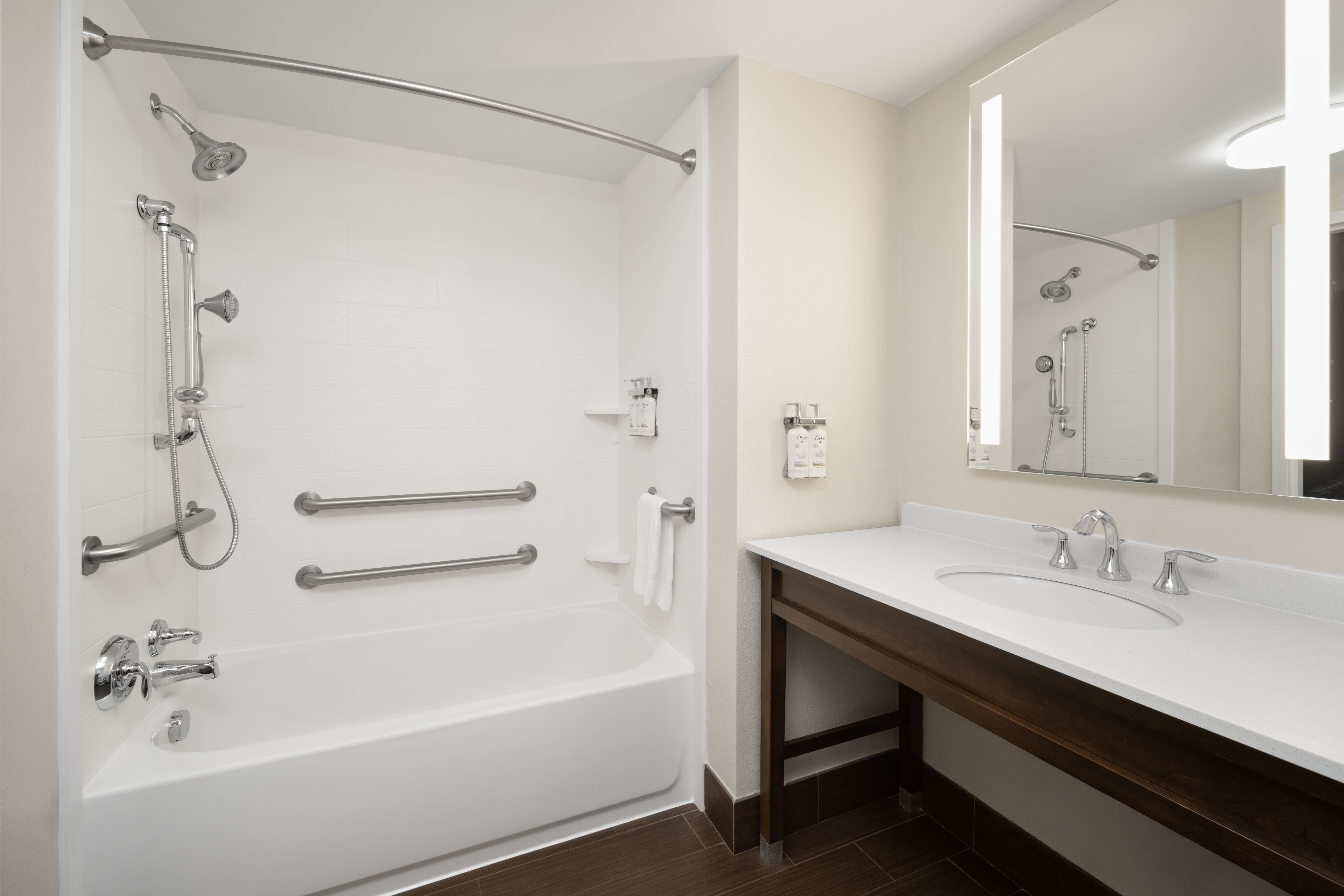 Holiday Inn Express And Suites Aiken 50/50
