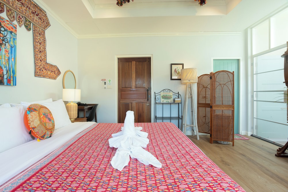 SUITE, VILLA, BATHTUB