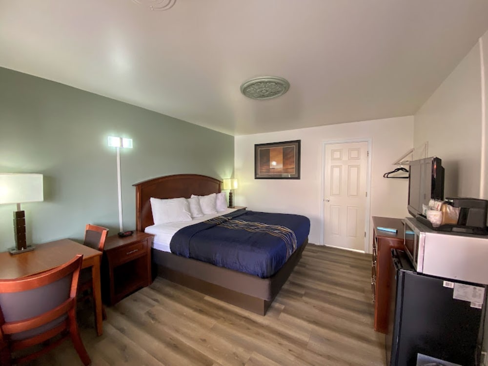 SUPERIOR, KING BED