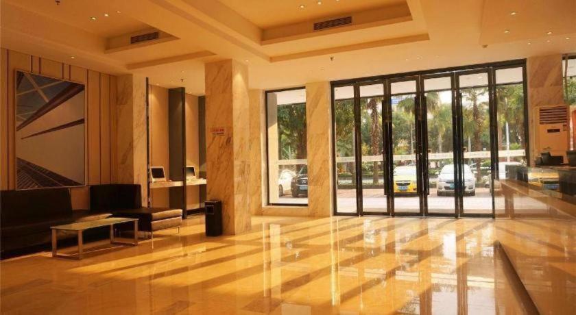 City Comfort Inn (Zhanjiang Middle Renmin Avenue Dingsheng Square) 34/50