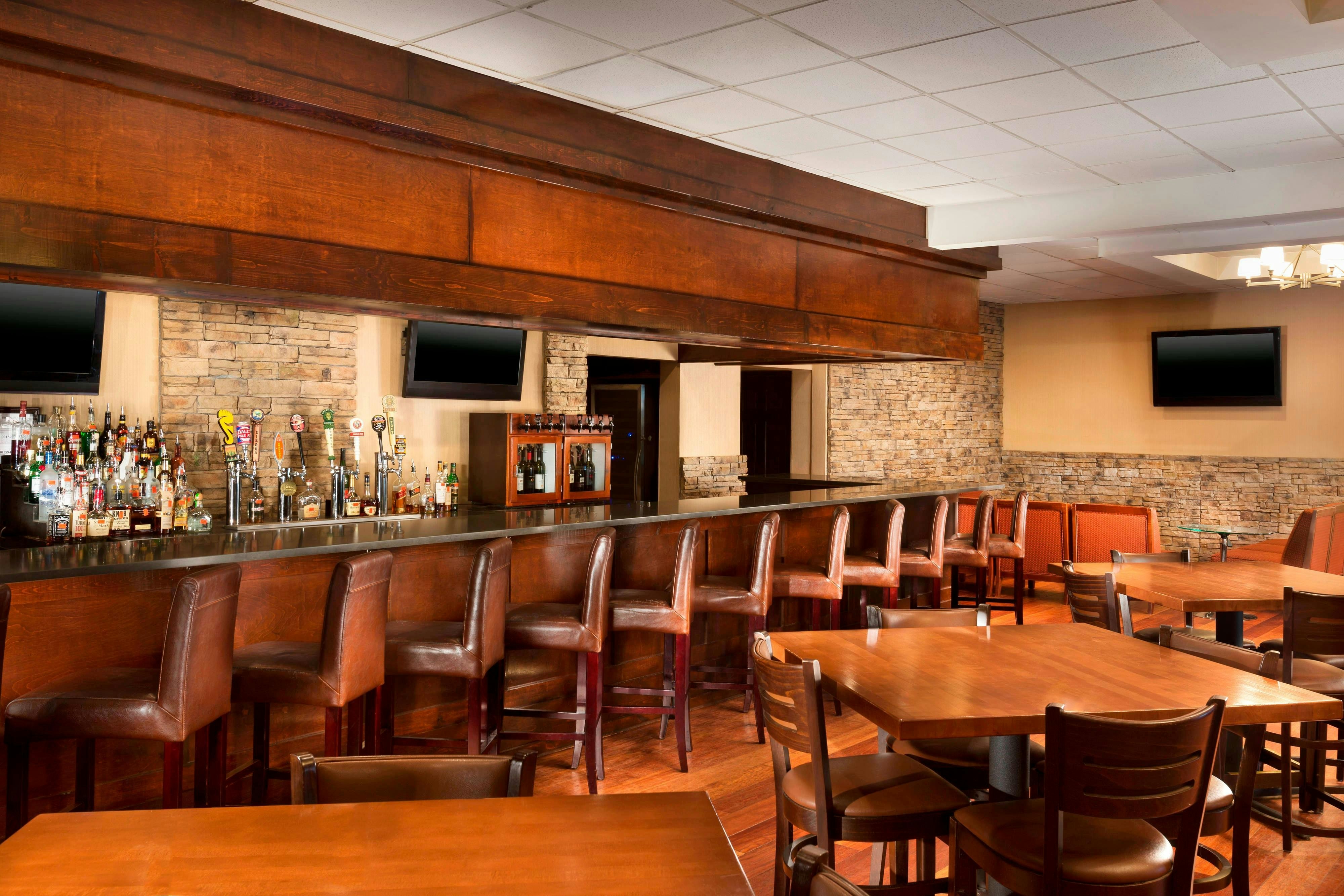 Four Points by Sheraton Asheville Downtown 17/28