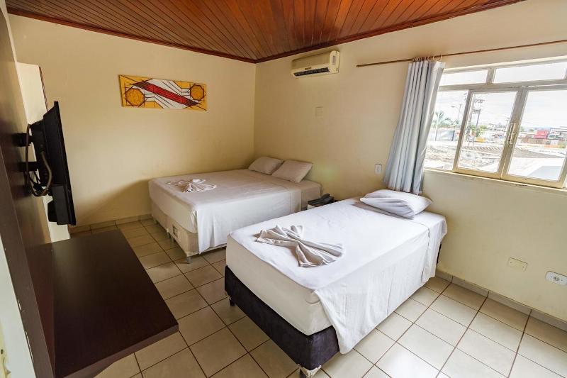 Room, Quadruple