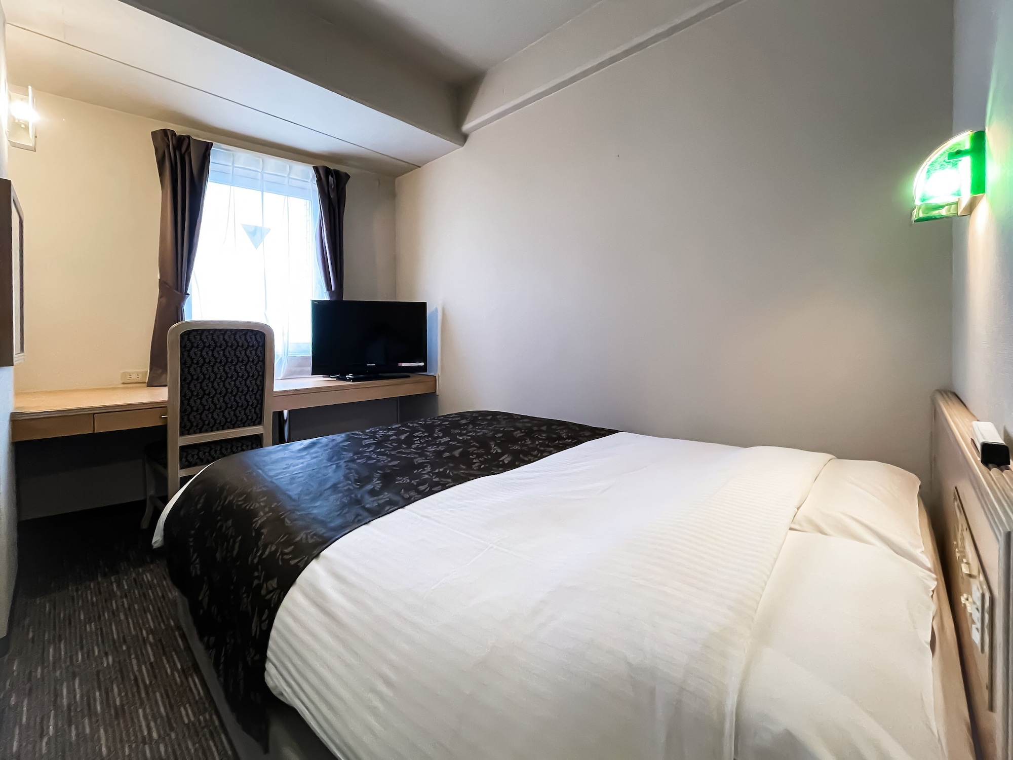 ROOM, SEMI DOUBLE BED, SMOKING