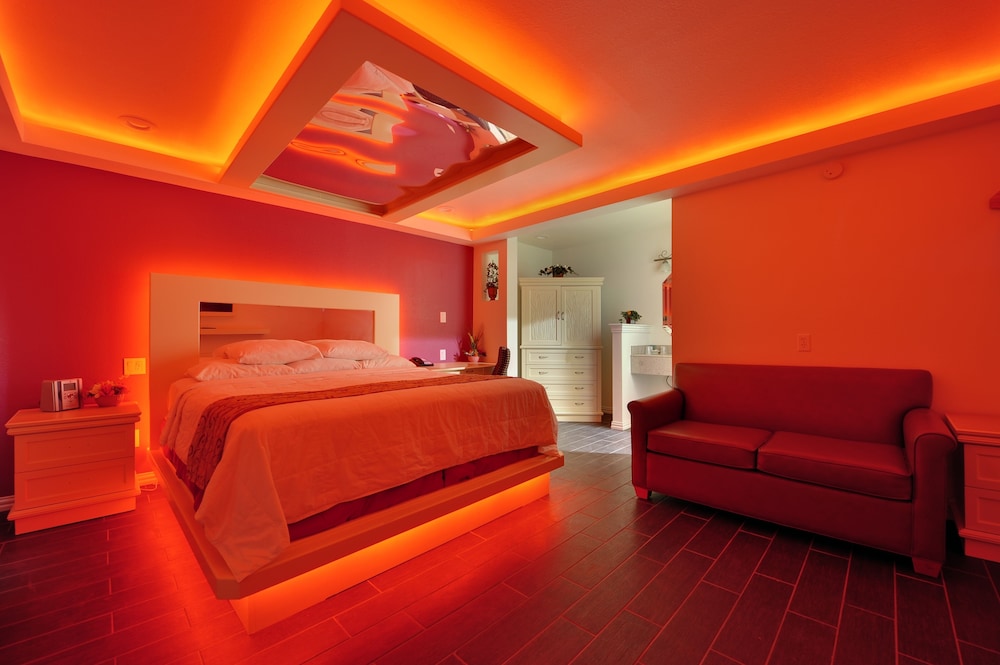 Romantic Inn Suites 36/43