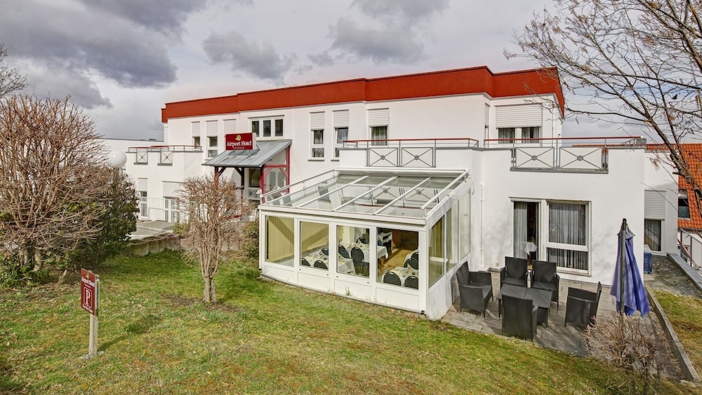 Airport Hotel Stetten 3/23