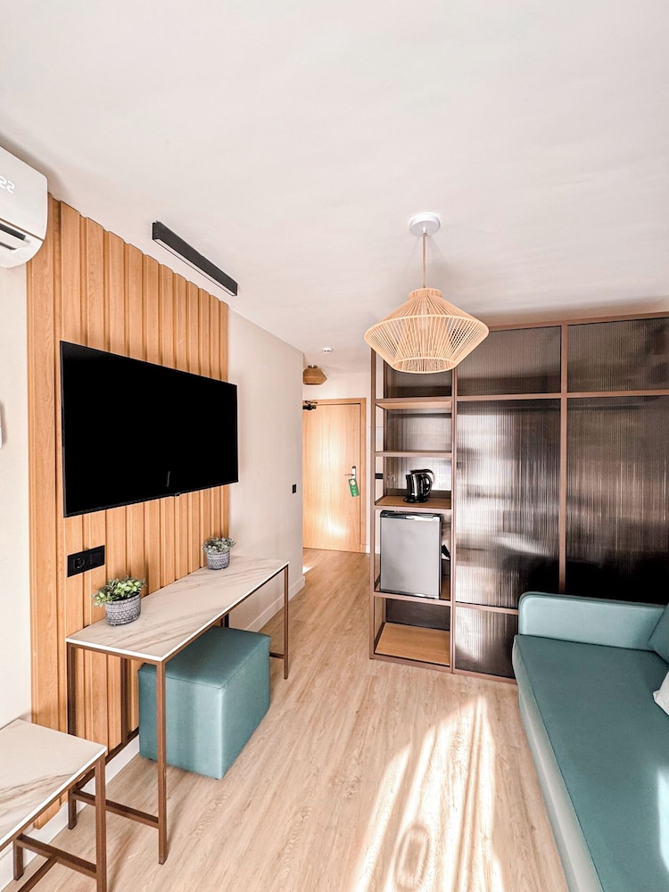Hotel Puente Real 42/62