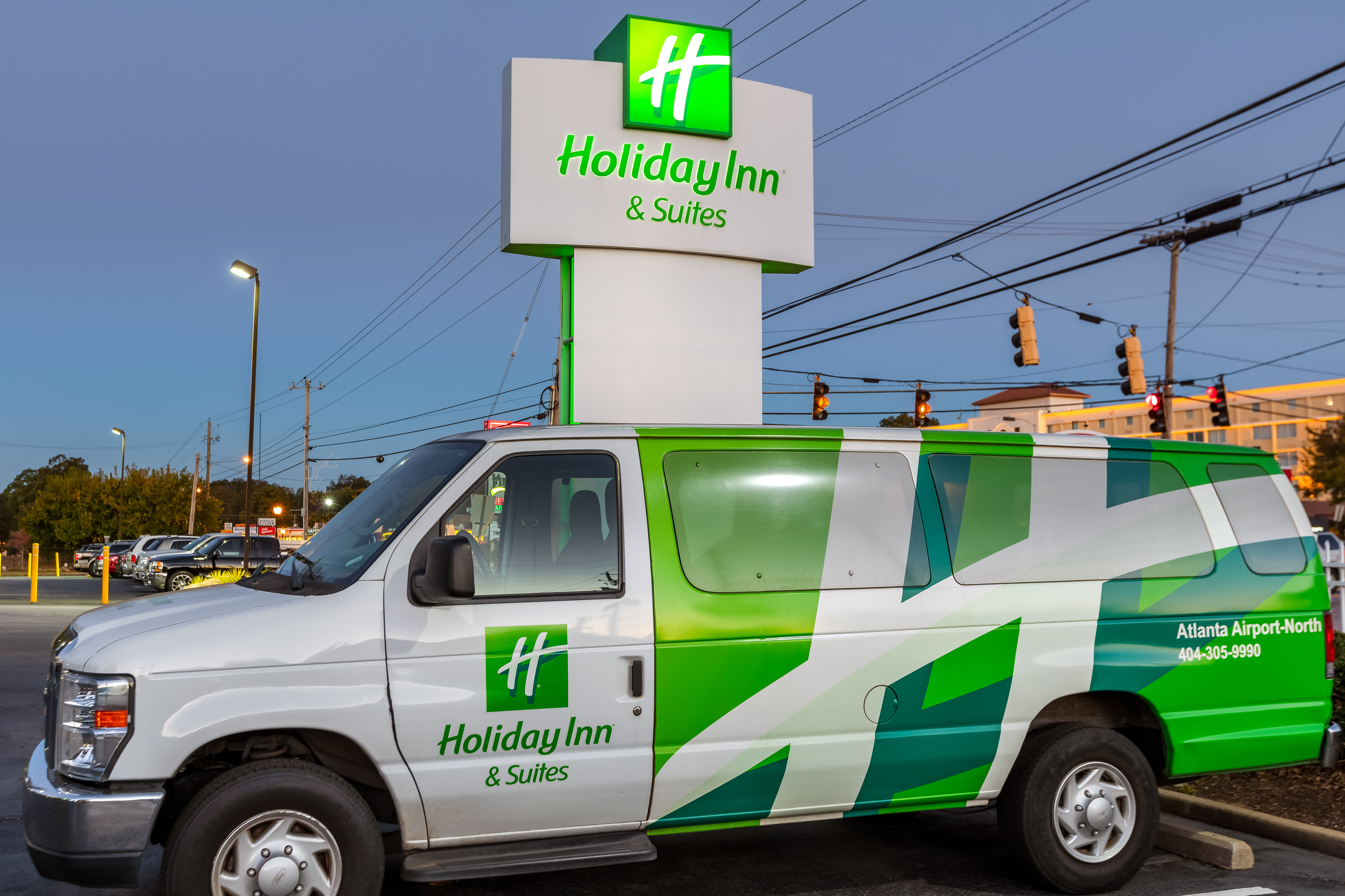 Holiday Inn Hotel Suites Atlanta Airport North 40/42