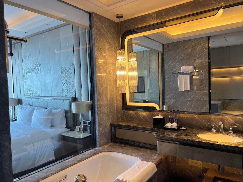 غرفة سوبيريور بسرير كينج بإطلالة على المدينة، Pullman Yantai Center 9/10