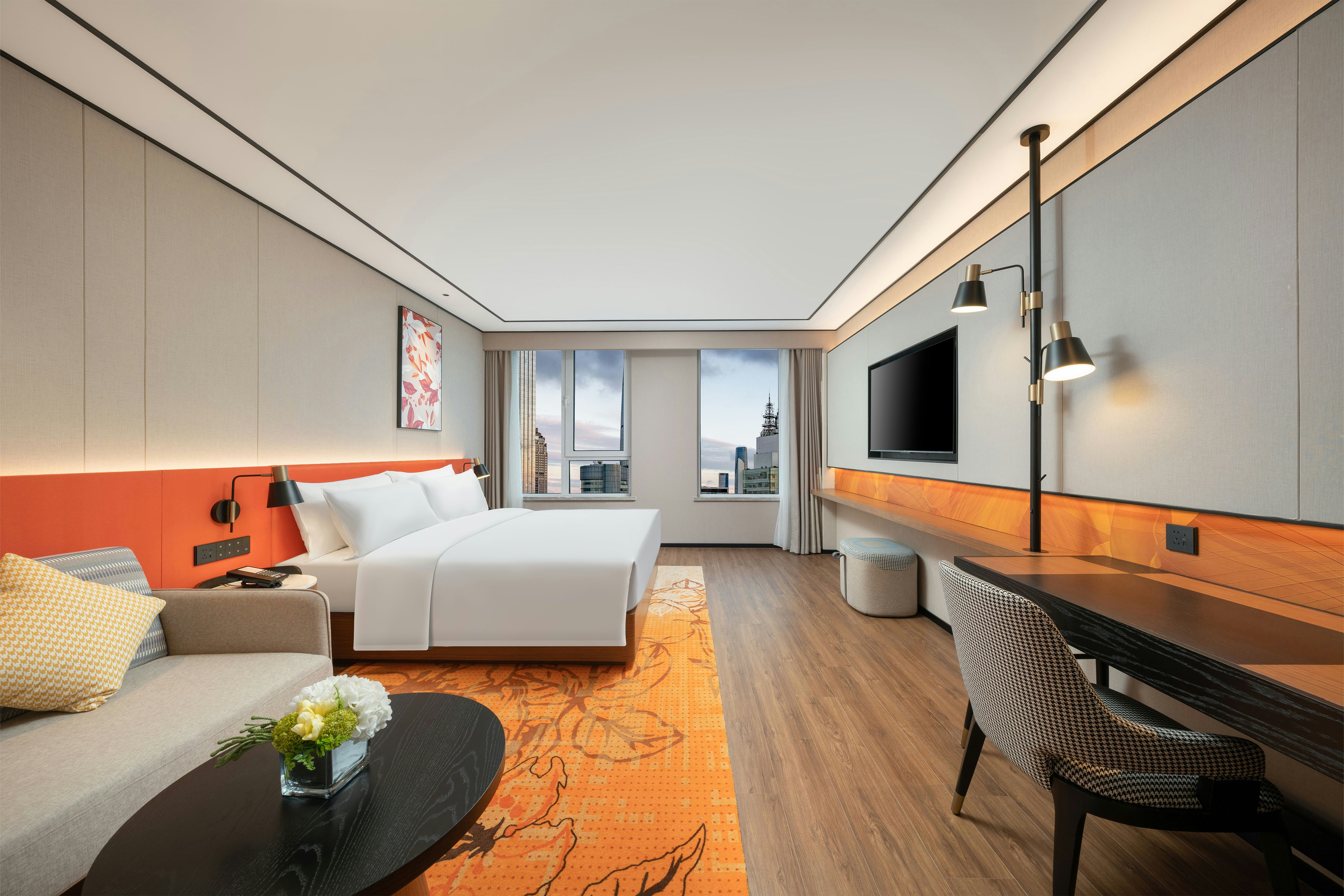 DELUXE, KING BED
