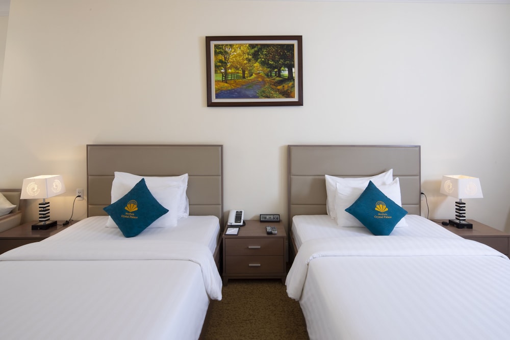 DELUXE, TWIN BEDS