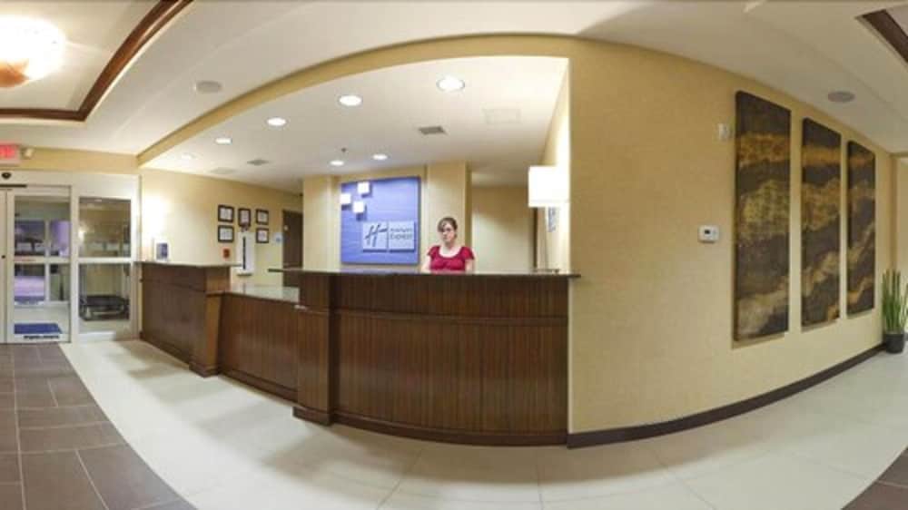 Holiday Inn Express Hotel & Suites Lamar 9/78