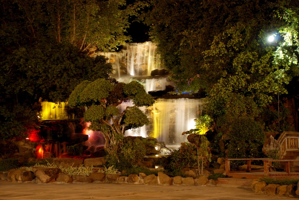 CITY ANGKOR HOTEL 63/67