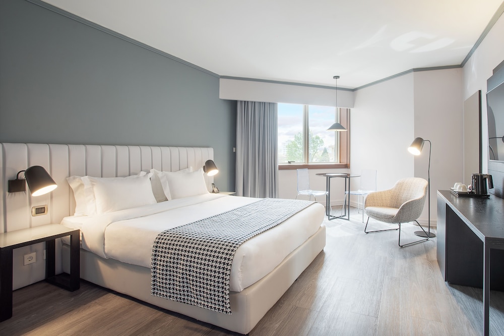 Premium, Queen Bed
