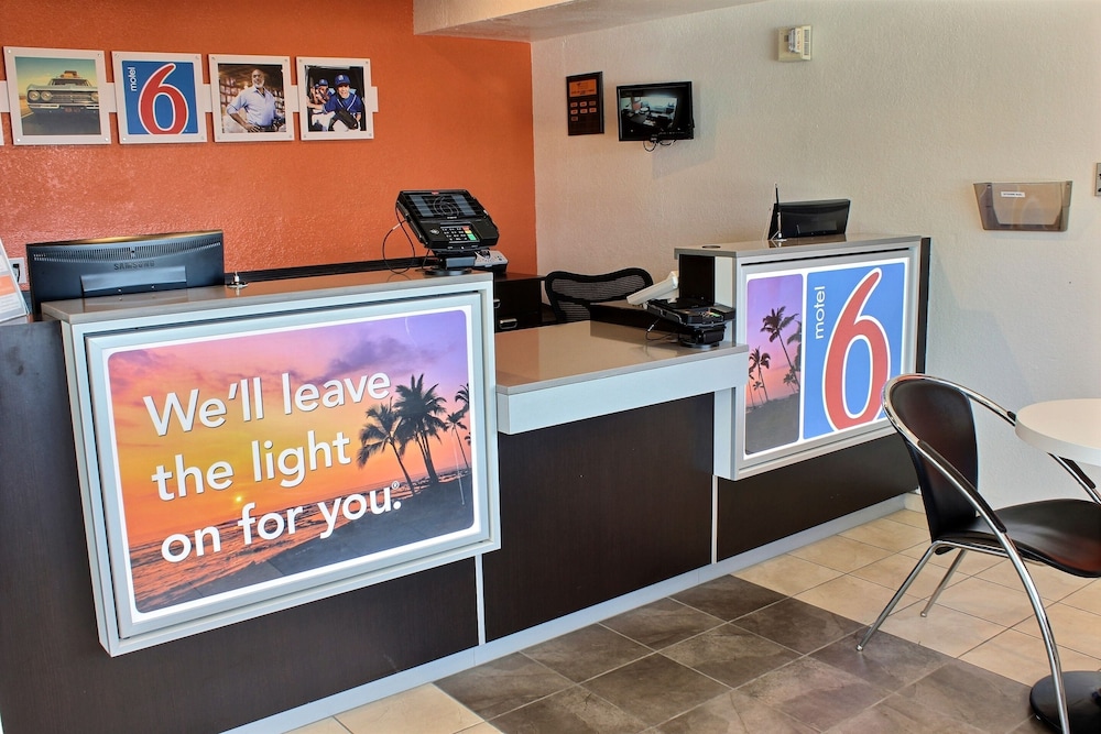 Motel6 Coalinga, CA - East 12/45