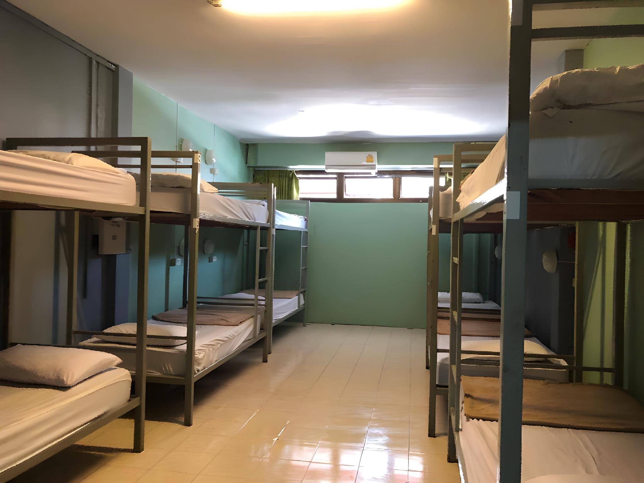 Mixed Dorm, 12 Beds