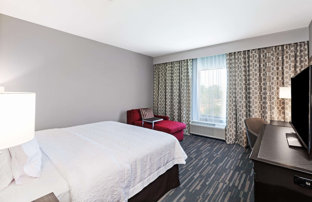 Hampton Inn Suites Houston Atascocita 19/38