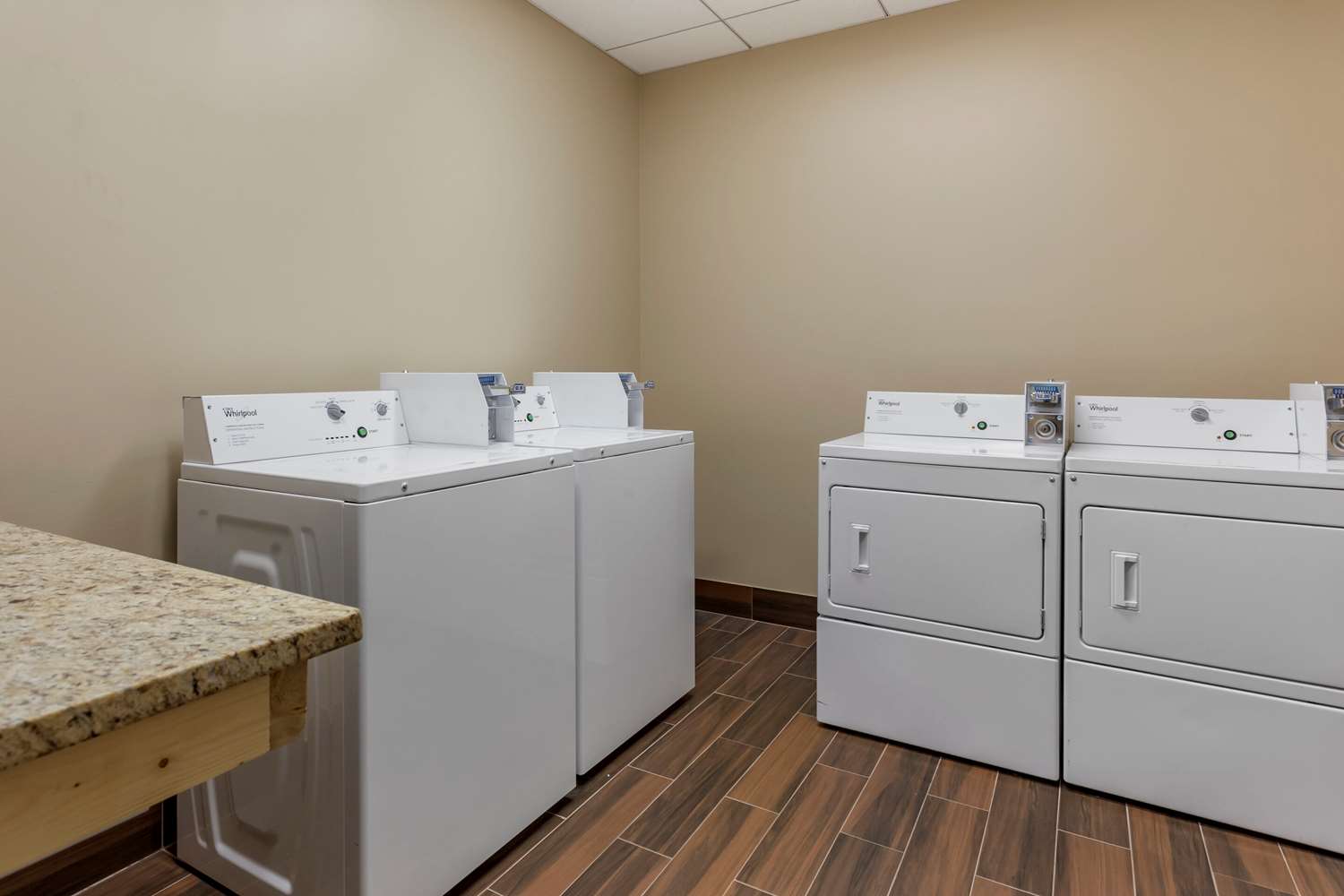 Best Western Rochelle Inn & Suites near DeKalb 26/33