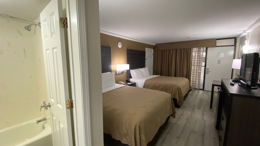 Quality Inn Branson Hwy 76 Central 51/53