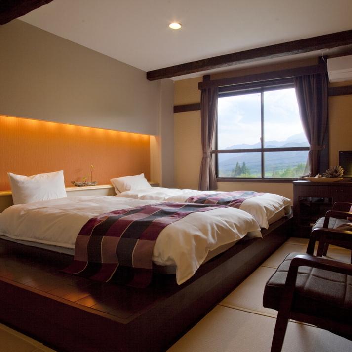 Compact, Economy, Twin Beds, Mountain View