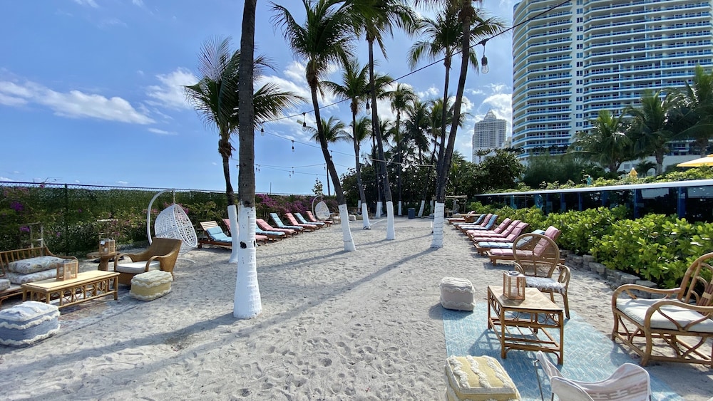 Seacoast by Miami Ambassadors 24/33