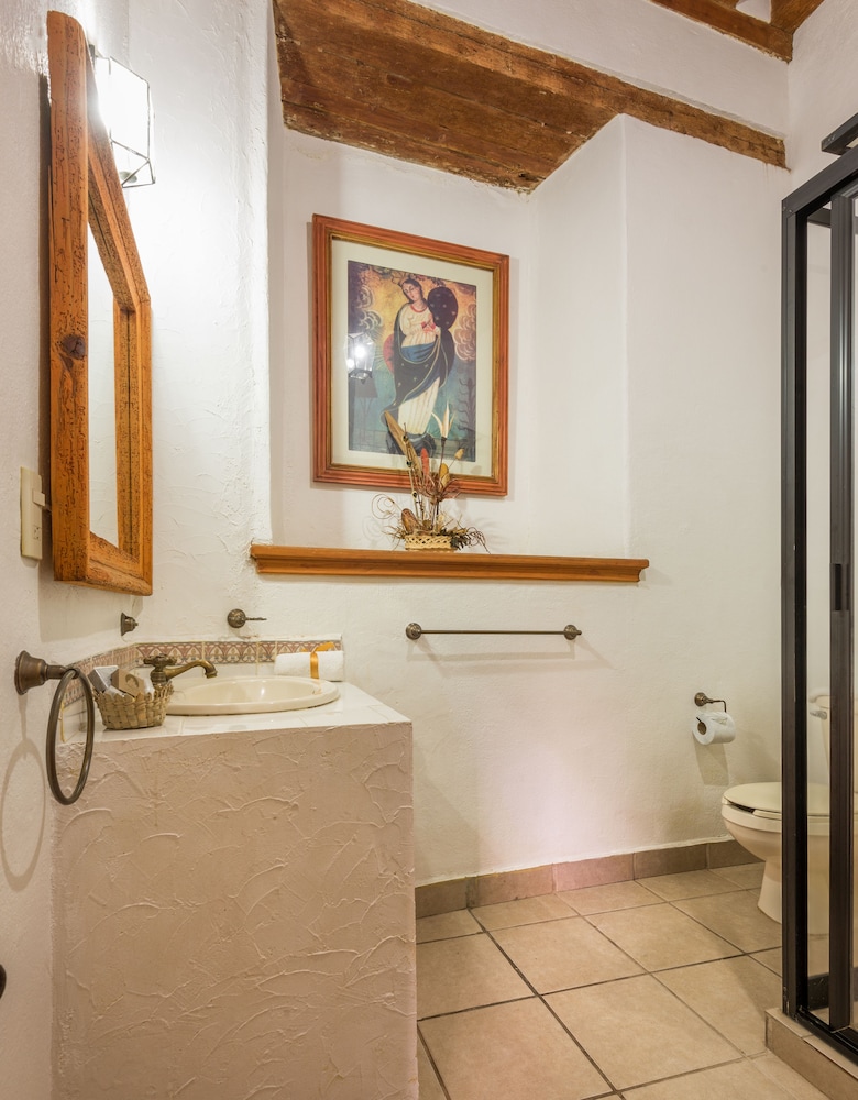 Hotel Casa del Refugio 34/54