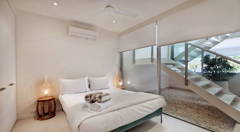 Pool Port Douglas 11/50