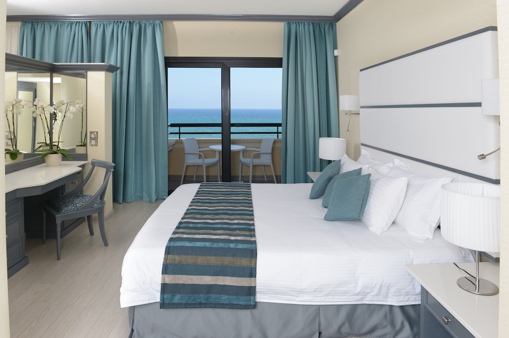 Room at PALM BEACH HOTEL AND BUNGALOWS, VOROKLINI