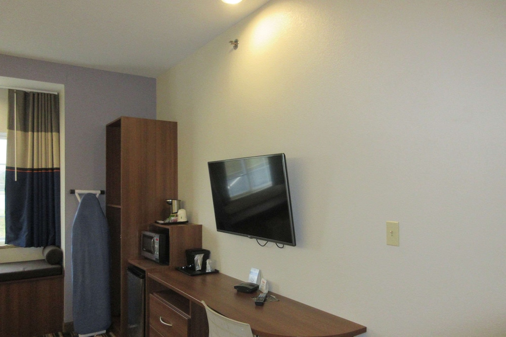 Quality Inn & Suites Caldwell I-77 20/28