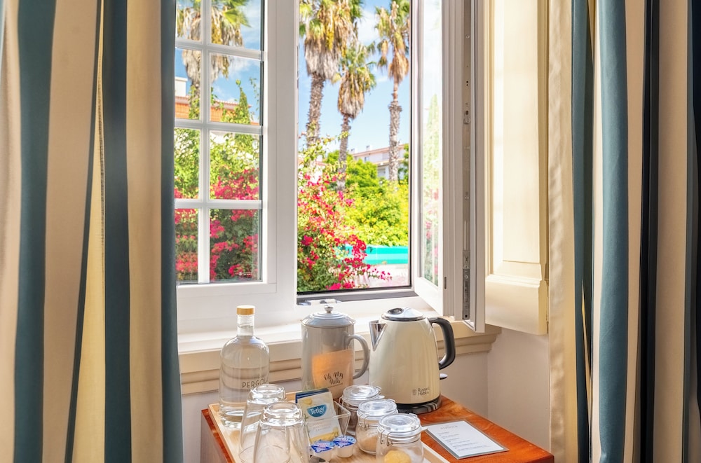 The Pergola Boutique Hotel 46/57
