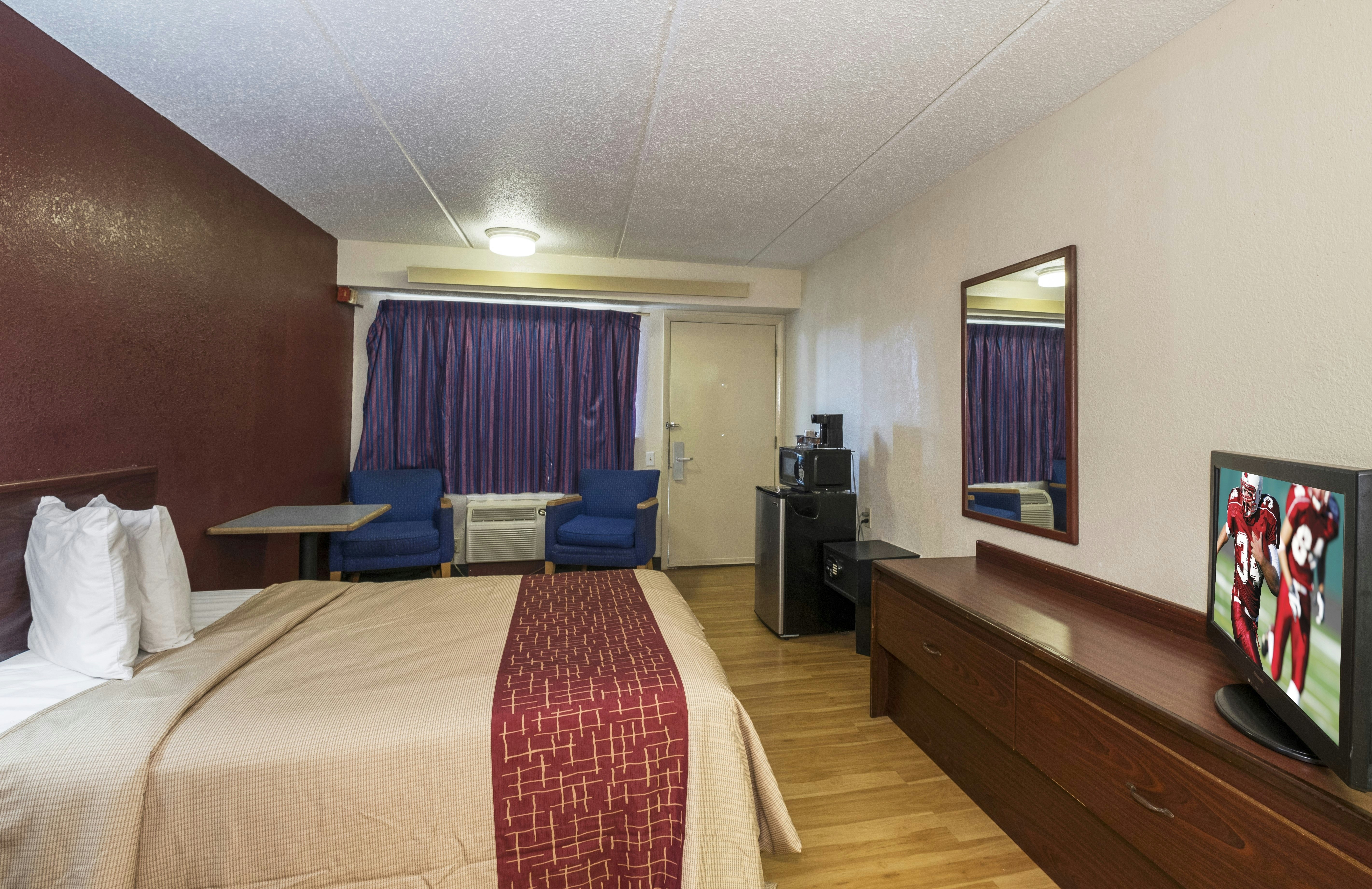 DELUXE, KING BED