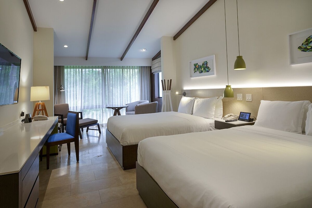 Tabacon Thermal Resort and Spa 24/81