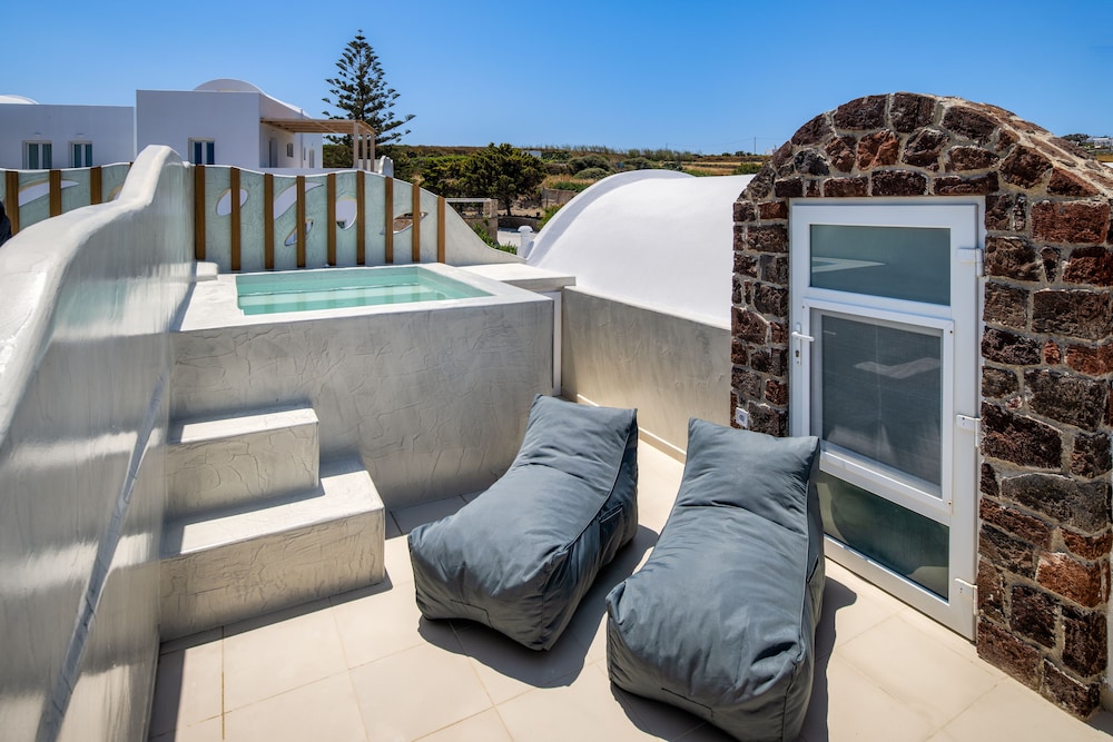 Aelia Luxury Suites 29/50