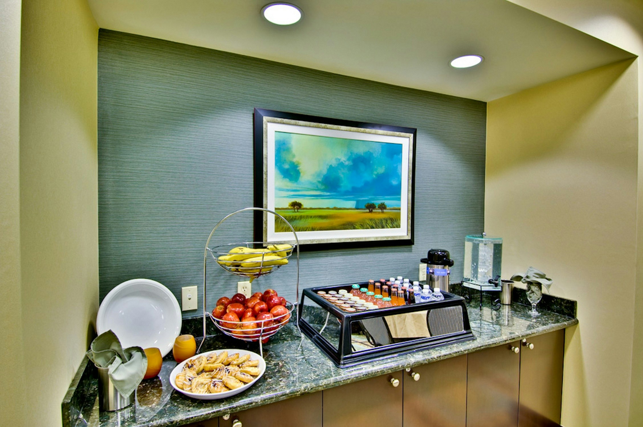 Hampton Inn And Suites Moreno Valley 45/63