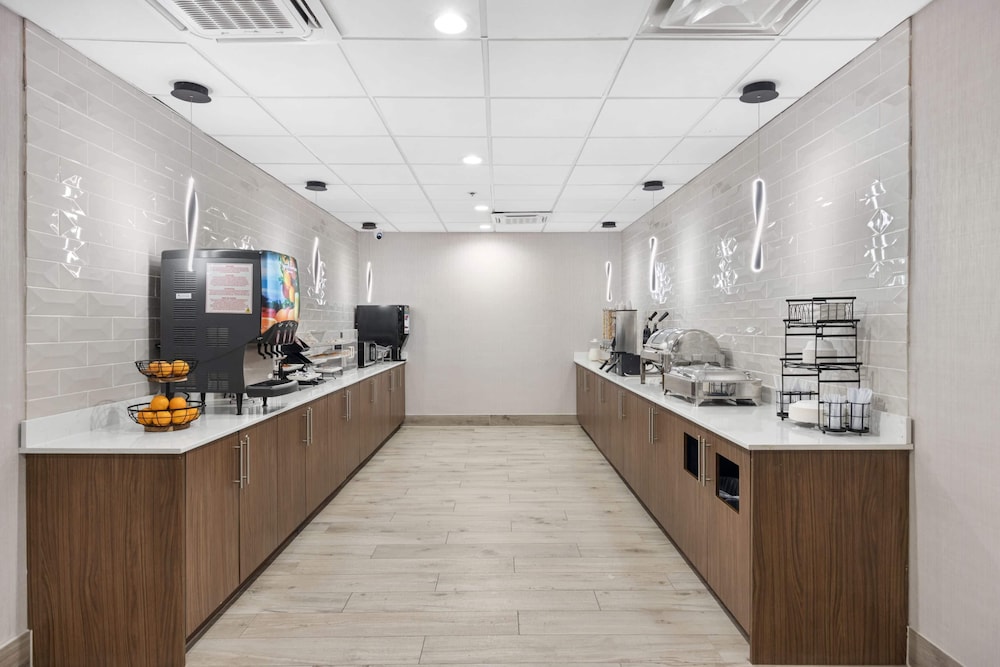 Hawthorn Extended Stay by Wyndham Nashville Airport/Opryland 7/50