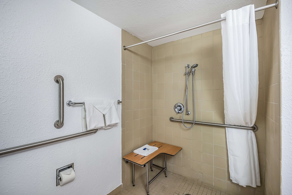 Americas Best Value Inn East Peoria 33/34
