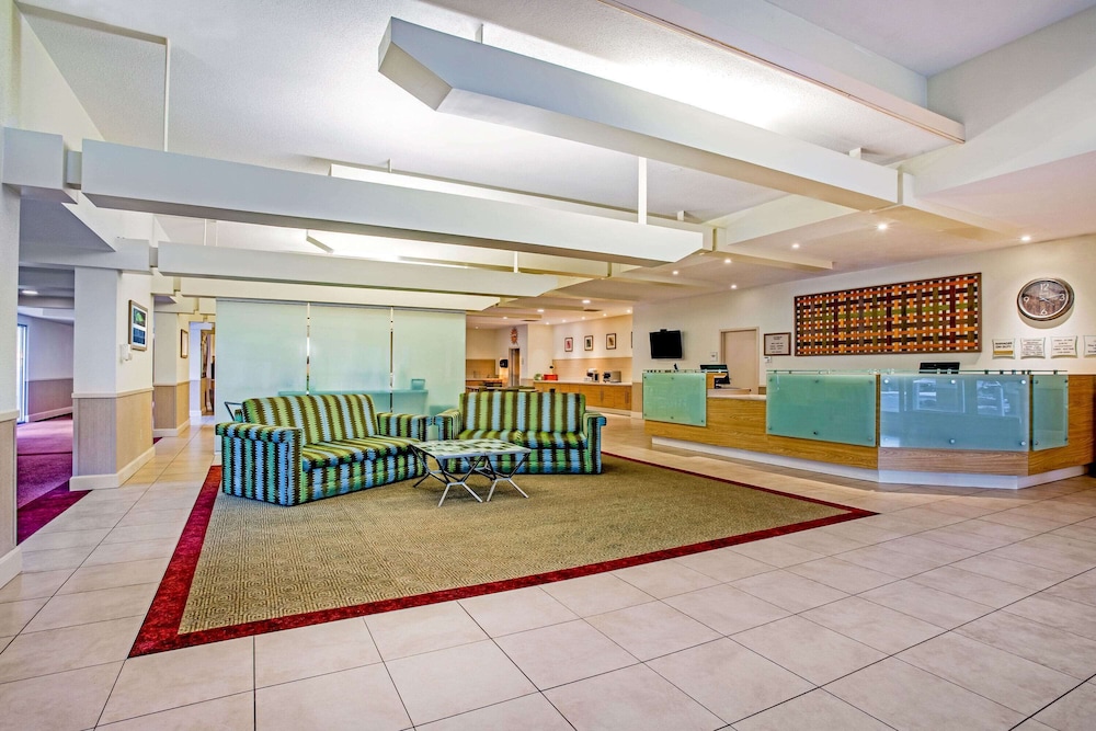La Quinta Inn & Suites by Wyndham Danbury 9/58