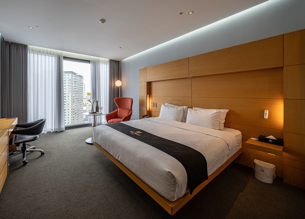 Deluxe, King Bed, New Wing